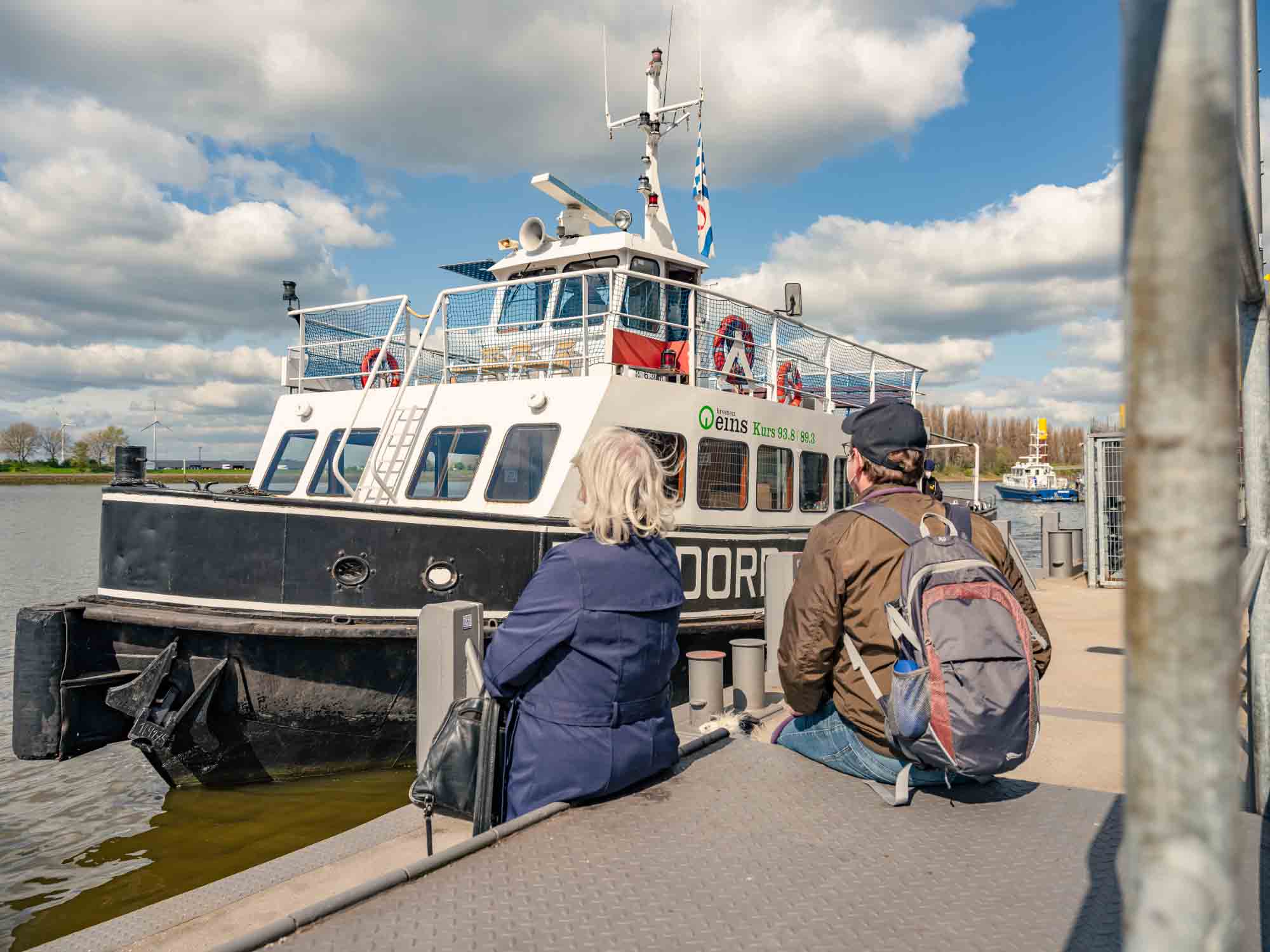 Weserfaehre Pier2 ThKleiner Red