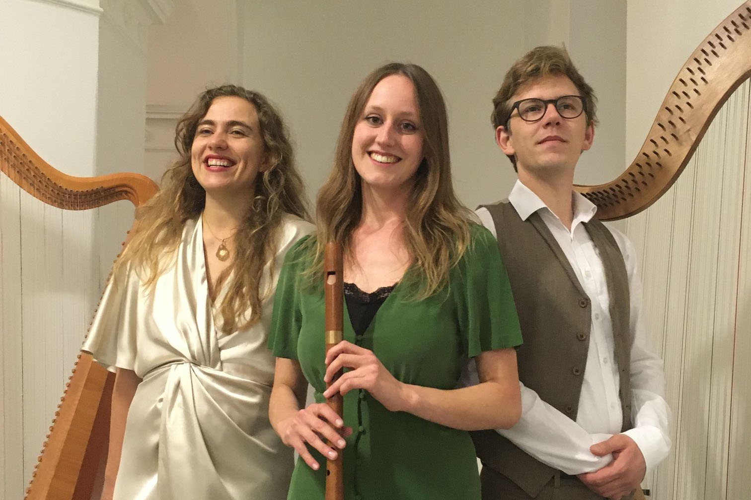 LaurasConsort-3x2-1300px