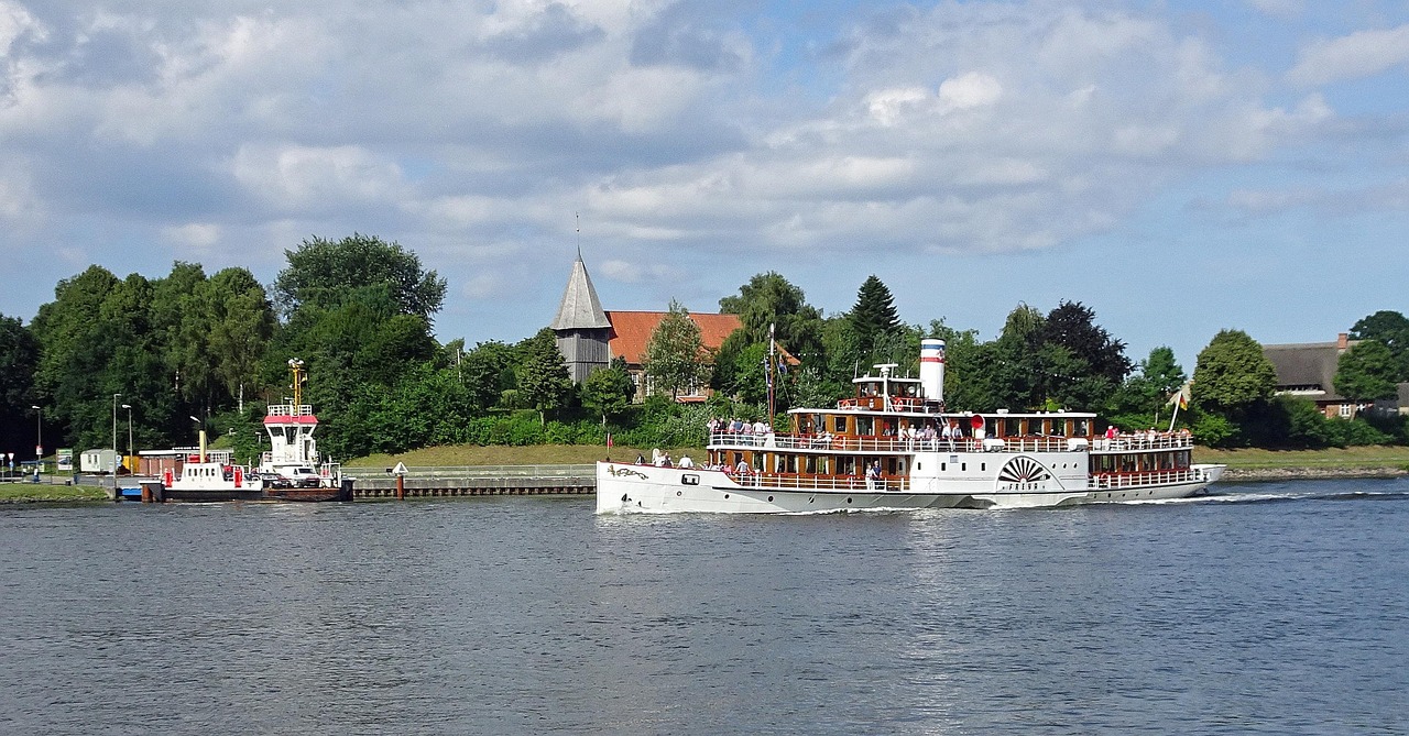 north-baltic-canal-2976949_1280