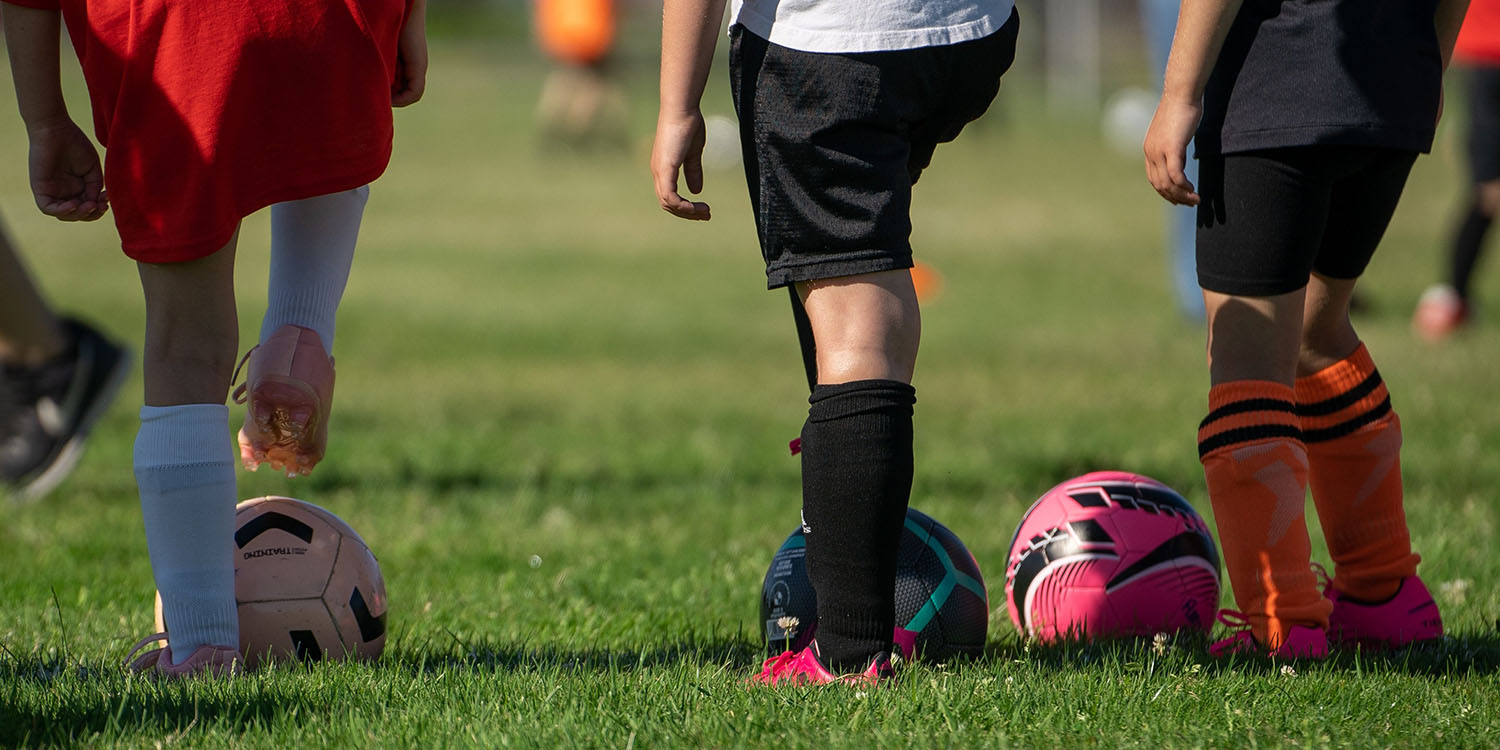 freizeit soccer 7392831 18x9 1500px